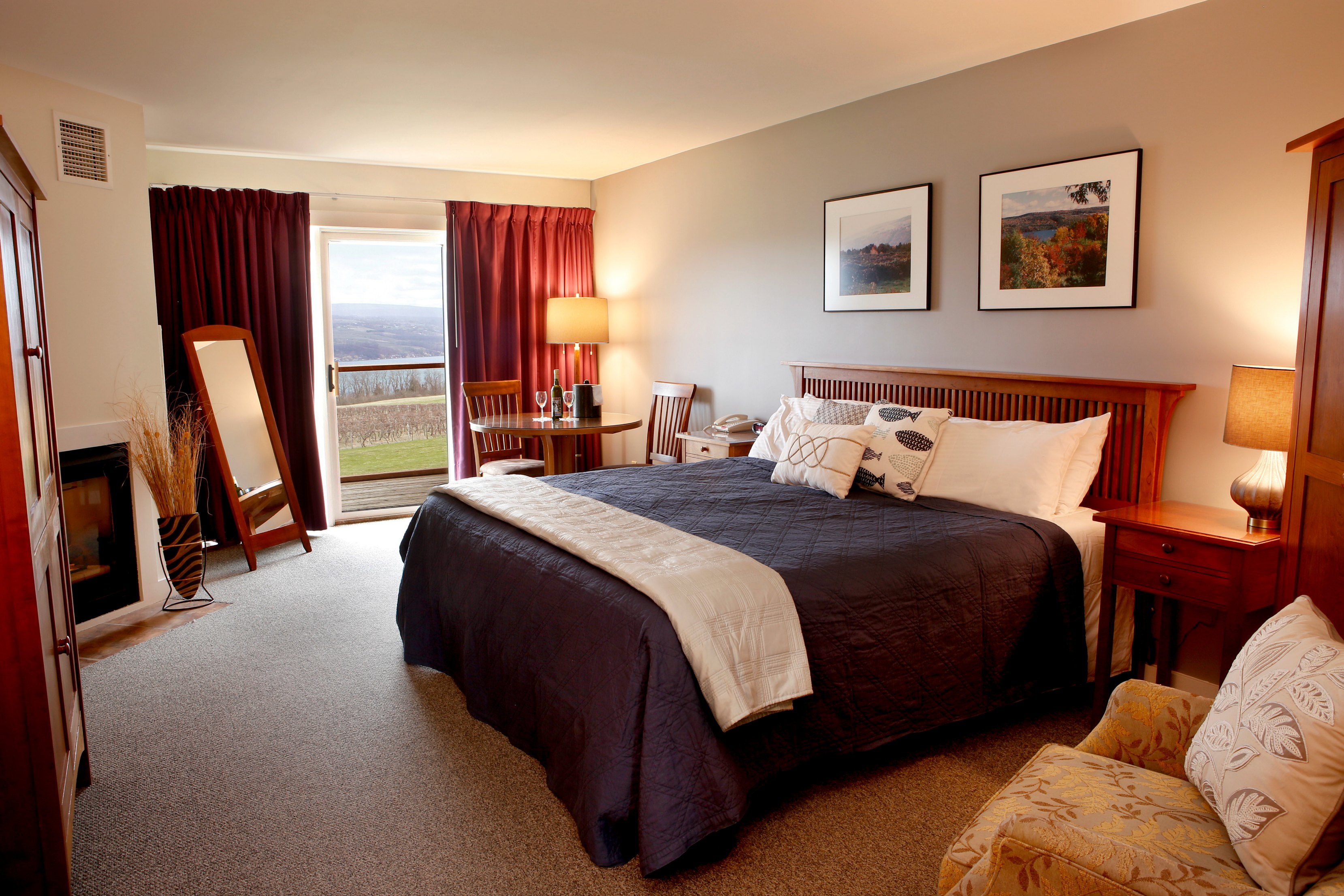 Vintner's Deluxe Guestroom - Inn at Glenora Wine Cellars